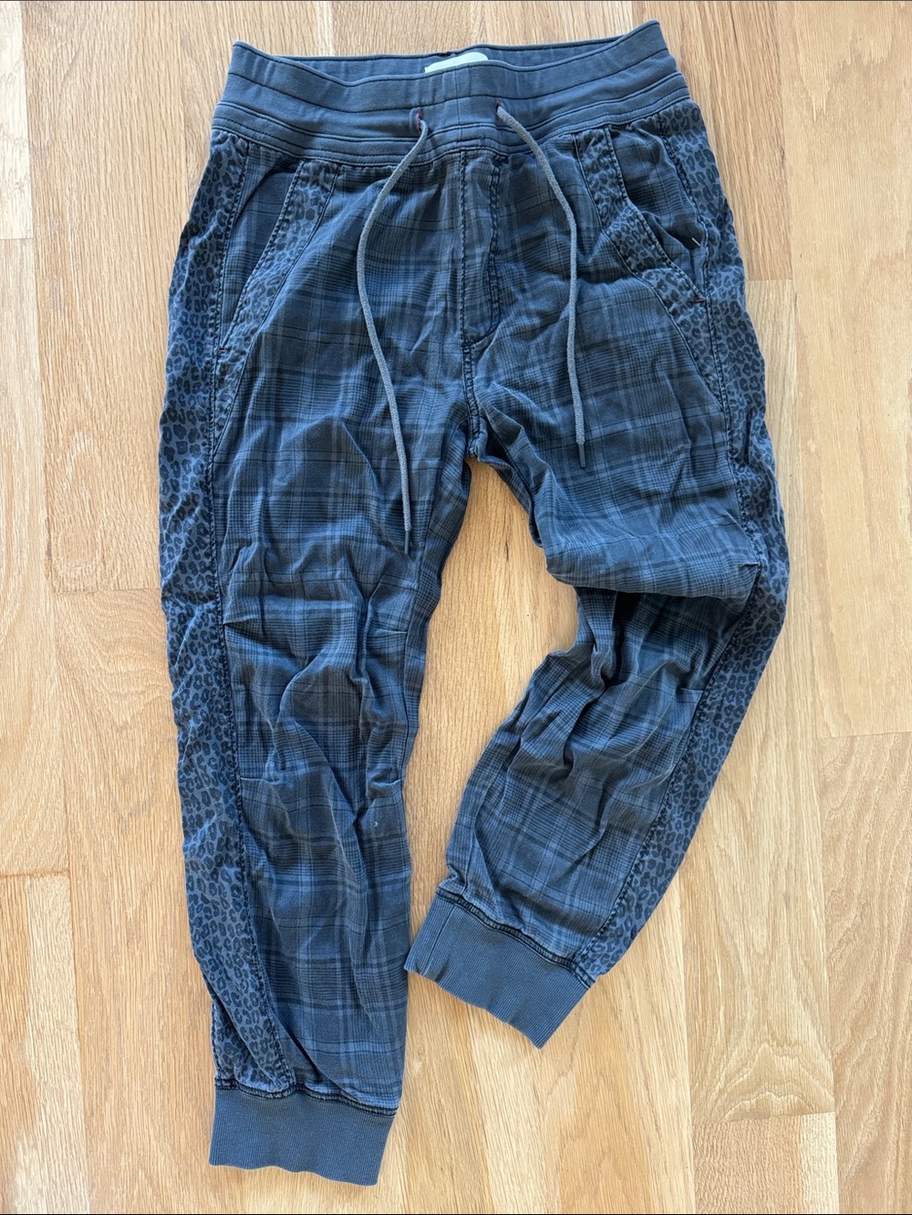 Anthropologie women’s Charcoal Plaid Jogger Pants with Leopard Side Panels
